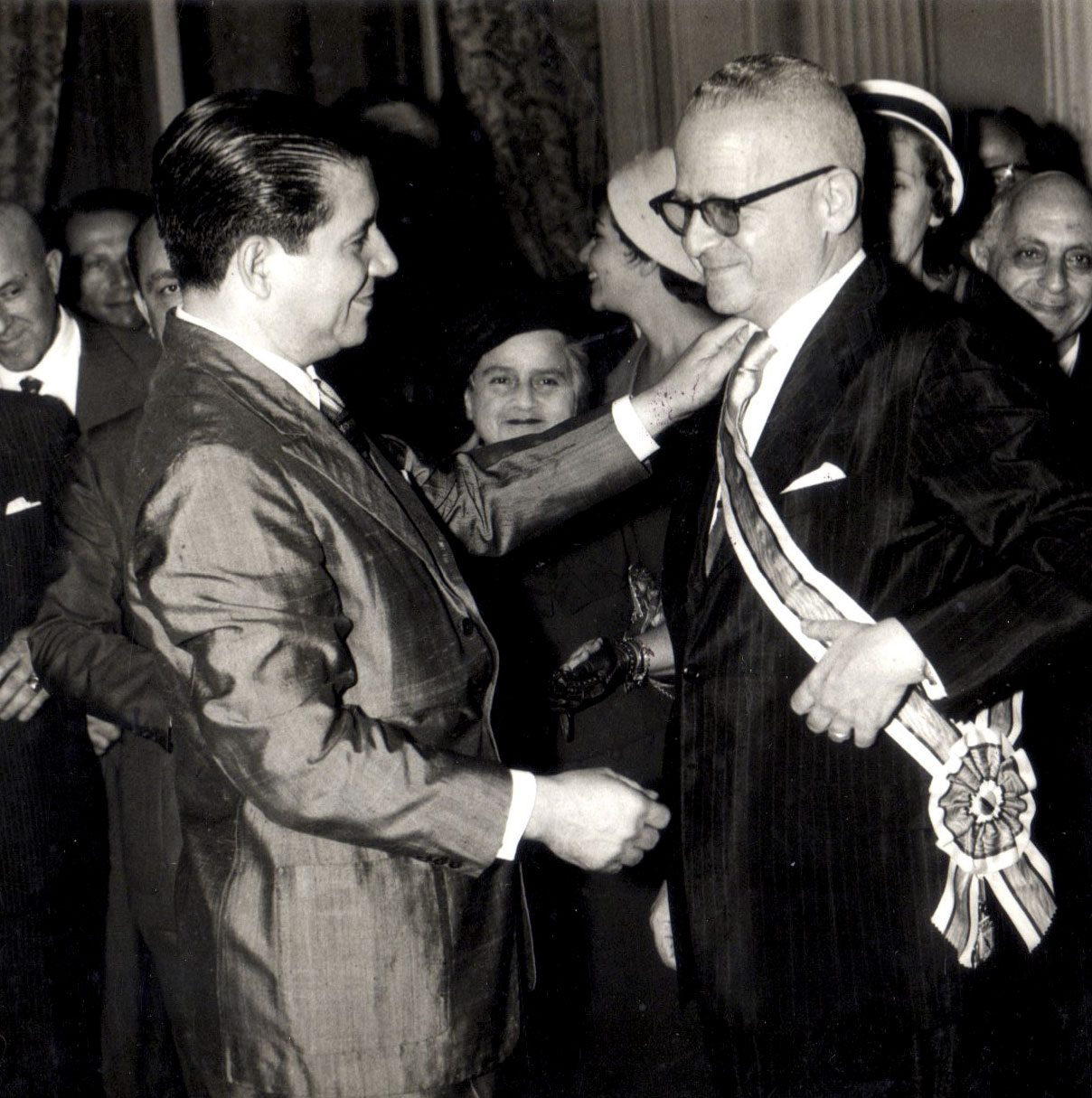 Im Jahr 1958 erhielt Dr. Lemle vom Stadtrat von Rio de Janeiro den Titel „Cidadão Carioca“ (Bürger der Stadt Rios) als Anerkennung für seinen Beitrag zu den verschiedenen Sozialwerken der Stadt: „Seine Lehren, durch Wort und Vorbild, würdigen eine außergewöhnliche Persönlichkeit, die es sich gehört, in der Geschichte des Judentums gesammelt zu werden“